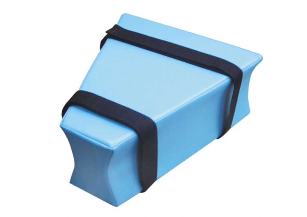 YH264  Triangle Pillow